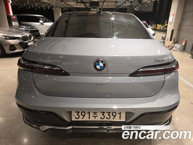 BMW 7-Series 2023 thumb 4