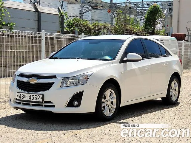 ChevroletGMDaewoo Cruze 2013 thumb 2