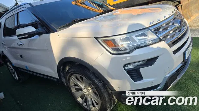 Ford Explorer 2018 thumb 3