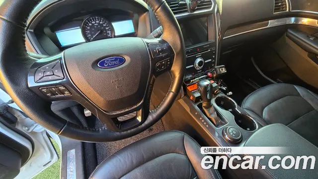 Ford Explorer 2018 thumb 8
