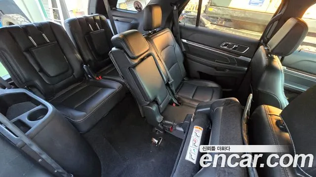 Ford Explorer 2018 thumb 11