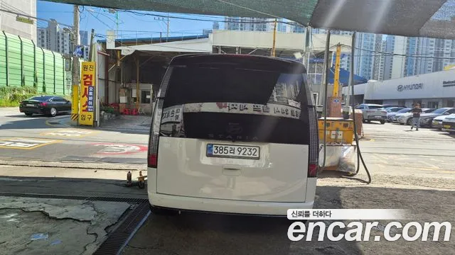 Hyundai Staria 2024 thumb 4