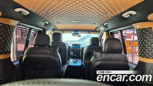 Hyundai Staria 2024 thumb 5