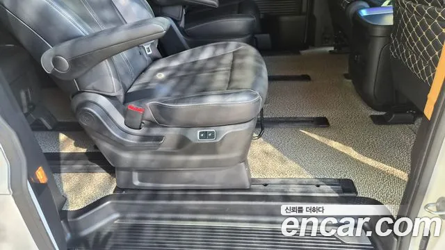 Hyundai Staria 2024 thumb 7