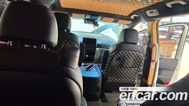 Hyundai Staria 2024 thumb 9