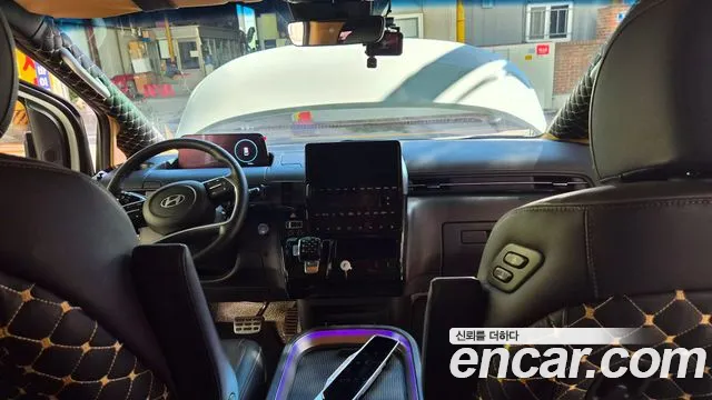 Hyundai Staria 2024 thumb 10