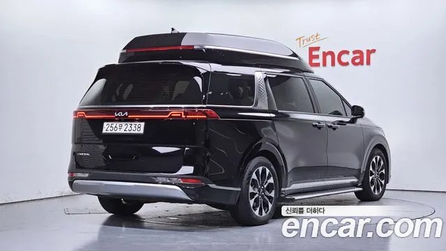 Kia Carnival 2023 thumb 2