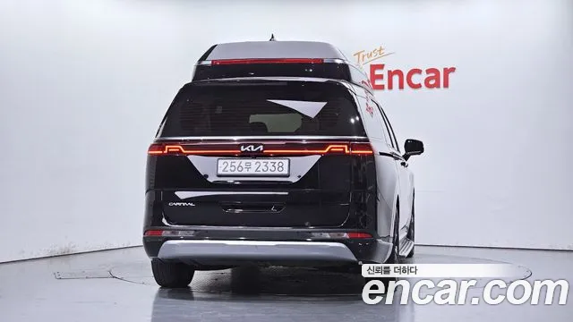 Kia Carnival 2023 thumb 4