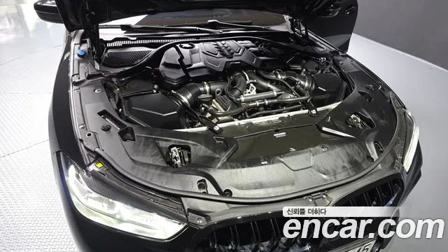 BMW M8 2024 thumb 6