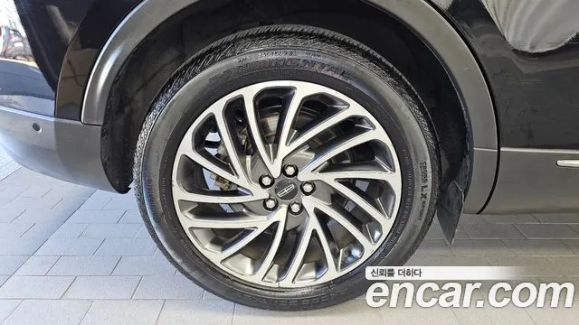 Lincoln Nautilus 2019 thumb 5