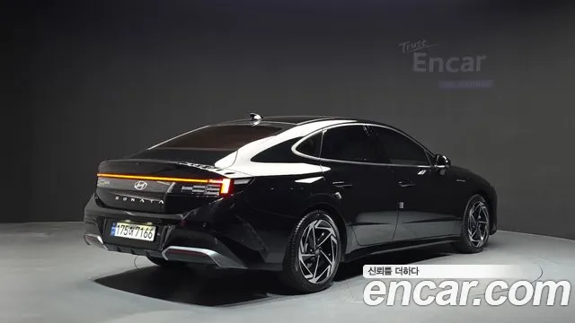 Hyundai Sonata 2023 thumb 2