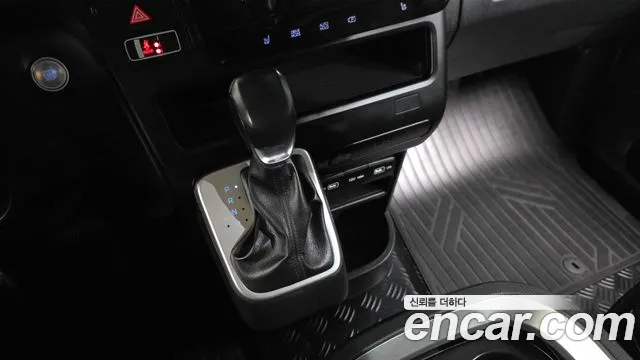 Hyundai Staria 2021 thumb 9
