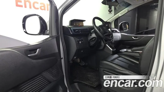 Hyundai Staria 2021 thumb 10
