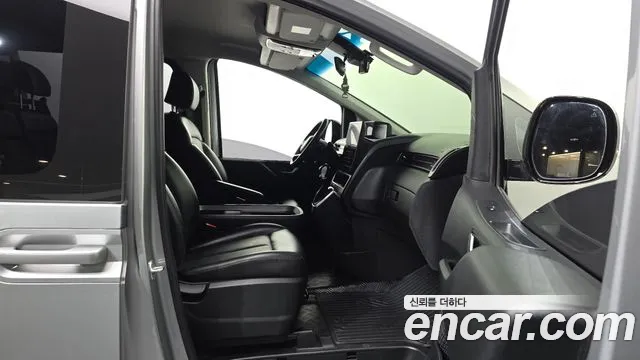 Hyundai Staria 2021 thumb 11