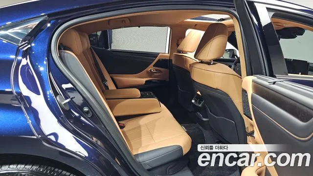 Lexus ES 2022 thumb 10
