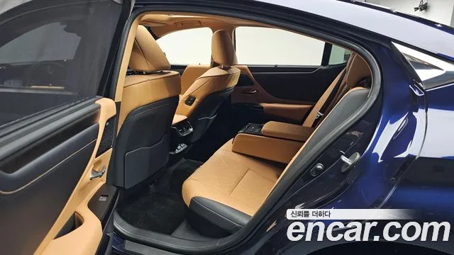 Lexus ES 2022 thumb 11