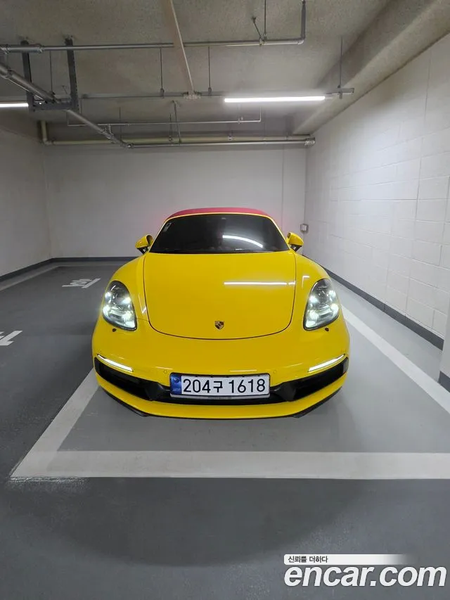 Porsche Cayman 2019 thumb 3