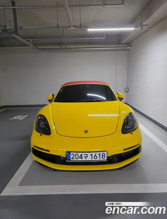 Porsche Cayman 2019 thumb 11