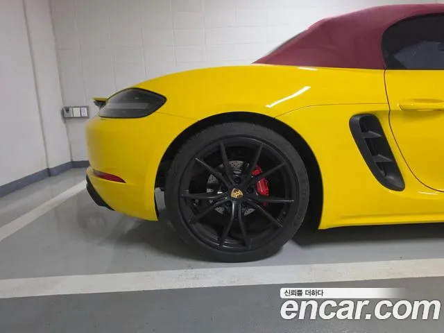 Porsche Cayman 2019 thumb 12