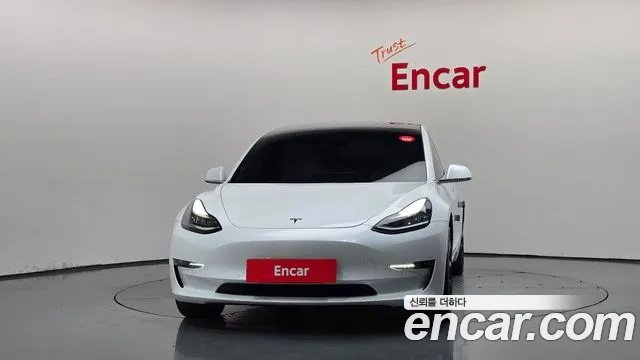 Tesla Model 3 2020 thumb 3
