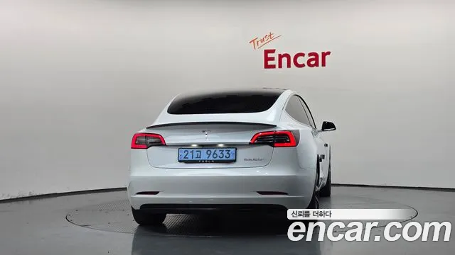 Tesla Model 3 2020 thumb 4
