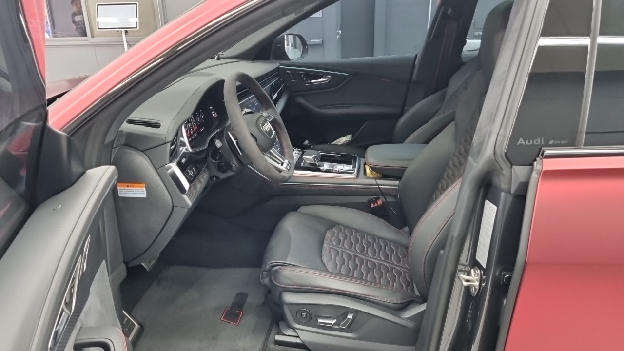 Audi RSQ8 2025 thumb 10