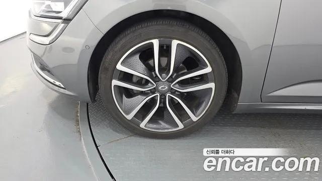 Renault-KoreaSamsung Megane 2017 thumb 5