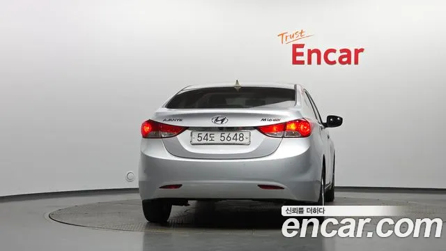 Hyundai Avante 2010 thumb 4