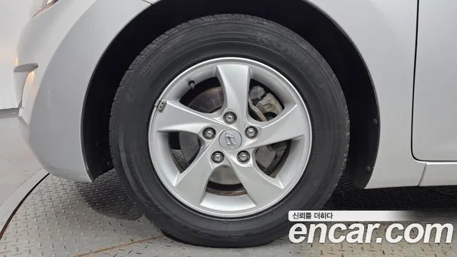 Hyundai Avante 2010 thumb 5