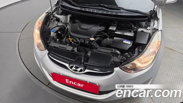 Hyundai Avante 2010 thumb 6