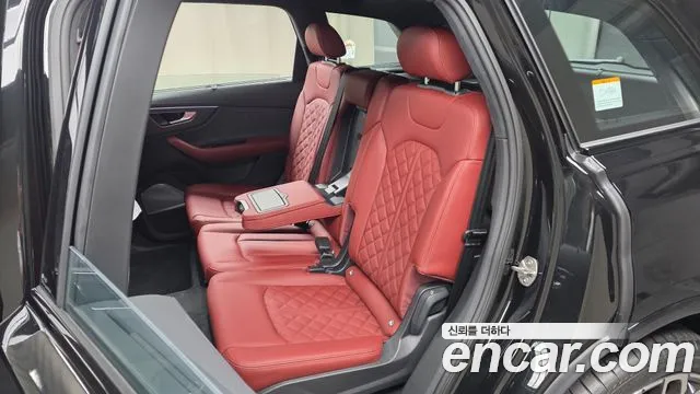 Audi SQ7 2026 thumb 12