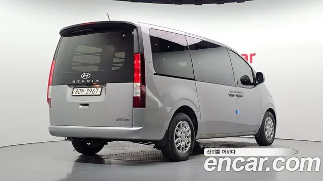 Hyundai Staria 2021 thumb 2