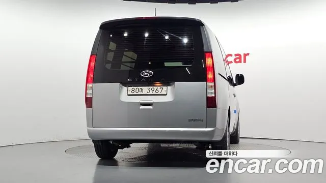 Hyundai Staria 2021 thumb 4