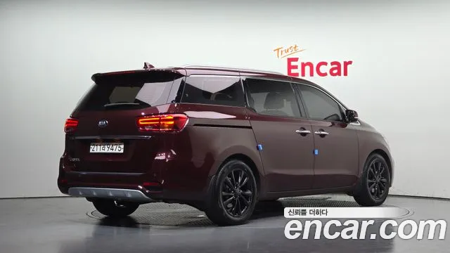 Kia Carnival 2019 thumb 2