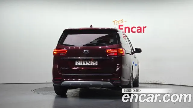 Kia Carnival 2019 thumb 4
