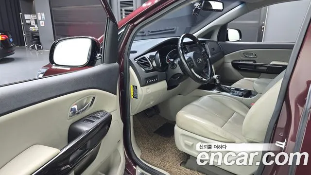 Kia Carnival 2019 thumb 10