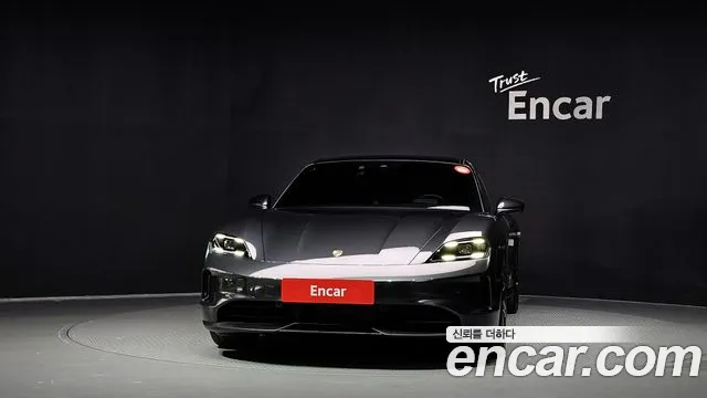 Porsche Taycan 2024 thumb 3