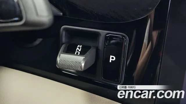 Porsche Taycan 2024 thumb 9