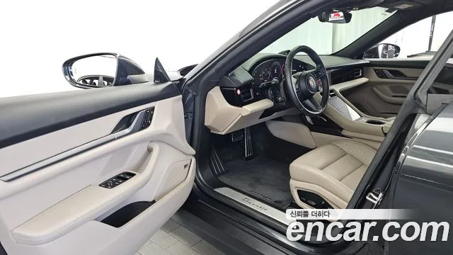Porsche Taycan 2024 thumb 10