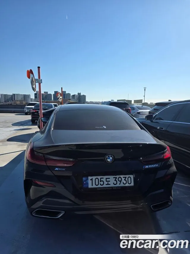 BMW 8-Series 2023 thumb 3