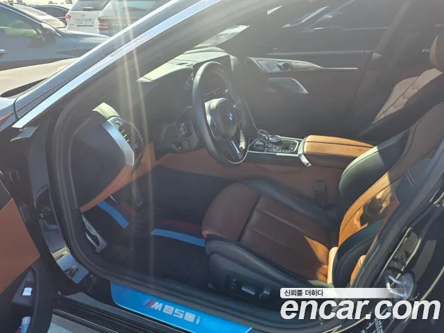 BMW 8-Series 2023 thumb 7