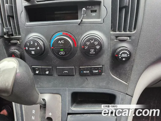 Hyundai Starex 2011 thumb 10