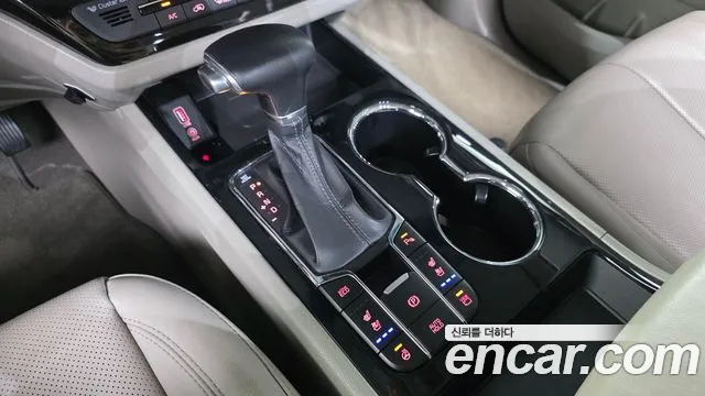 Kia Carnival 2018 thumb 9
