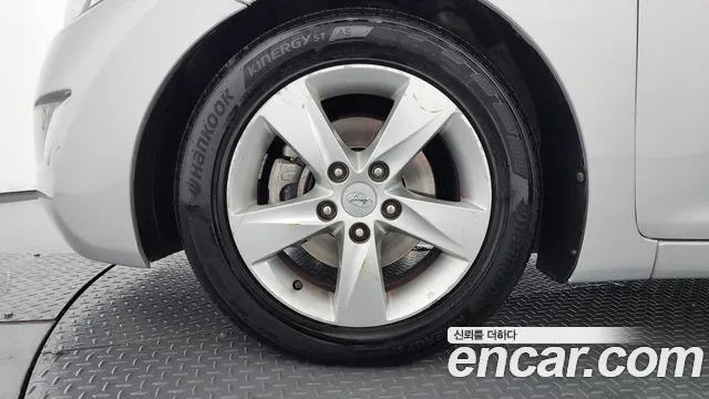 Hyundai Avante 2013 thumb 4