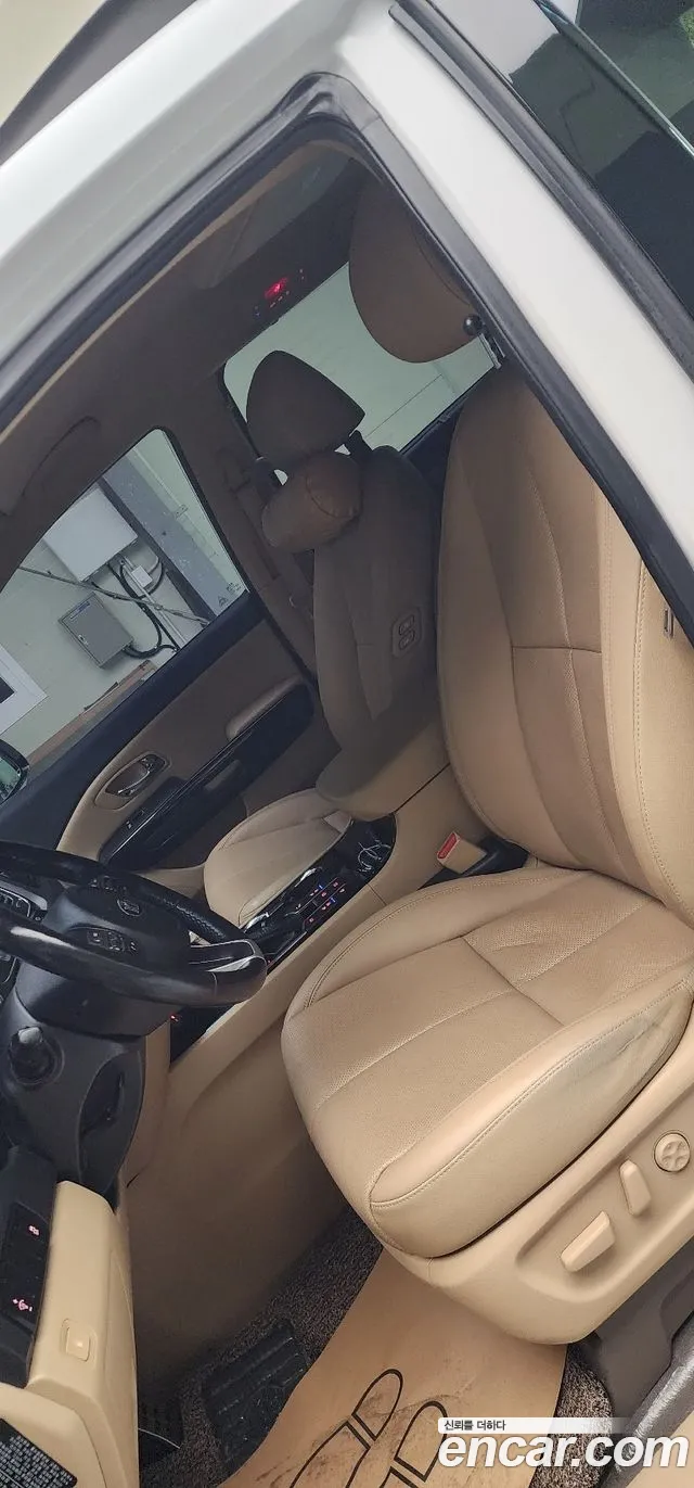 Kia Carnival 2018 thumb 5