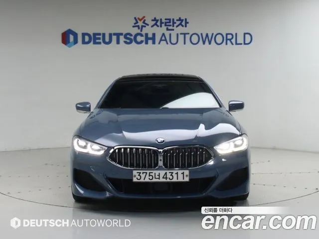 BMW 8-Series 2020 thumb 3