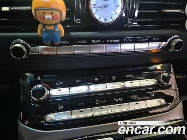 Genesis G90 2018 thumb 7