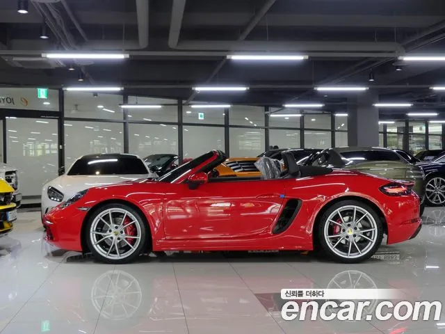 Porsche Cayman 2017 thumb 2