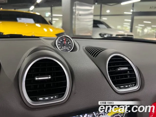 Porsche Cayman 2017 thumb 8