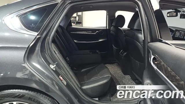 Hyundai Grandeur 2017 thumb 10